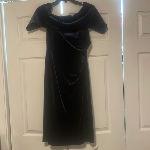 Navy Blue Velour formal/cocktail dress perfect for your next event - Picture 1 of 3